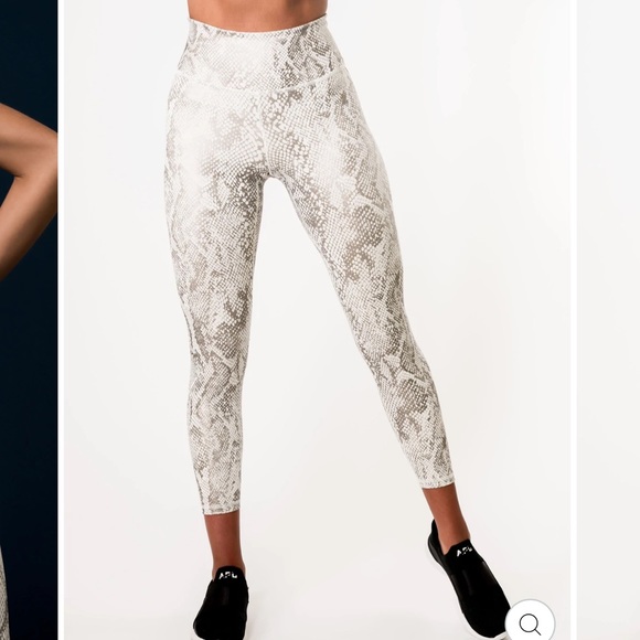 IVL Collective Pants - IVL Collective HYDRASCULPT METALLIC SNAKE ACTIVE LEGGING WINTER WHITE Size 8 NWT